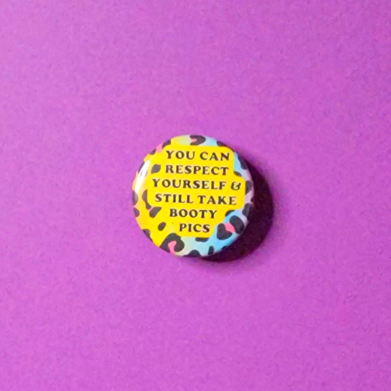 BOOTY PICS BUTTON